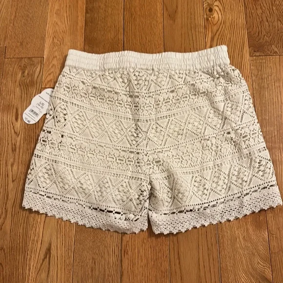 Shorts - Picture 2 of 3
